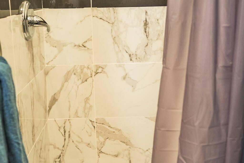 Apartament Blue Lounge ☆ Lafontaine Park ☆ Tv Cable Montreal Zewnętrze zdjęcie